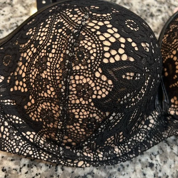 NWT Victoria’s Secret Very Sexy multiway, push-up, black lace bra - 32D - Picture 2 of 9